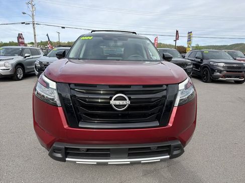 Used 2024 Nissan Pathfinder SL w/ SL Premium Package AWD/4WD image 2