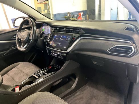 Used 2023 Chevrolet Bolt EUV LT w/ Comfort Package image 14