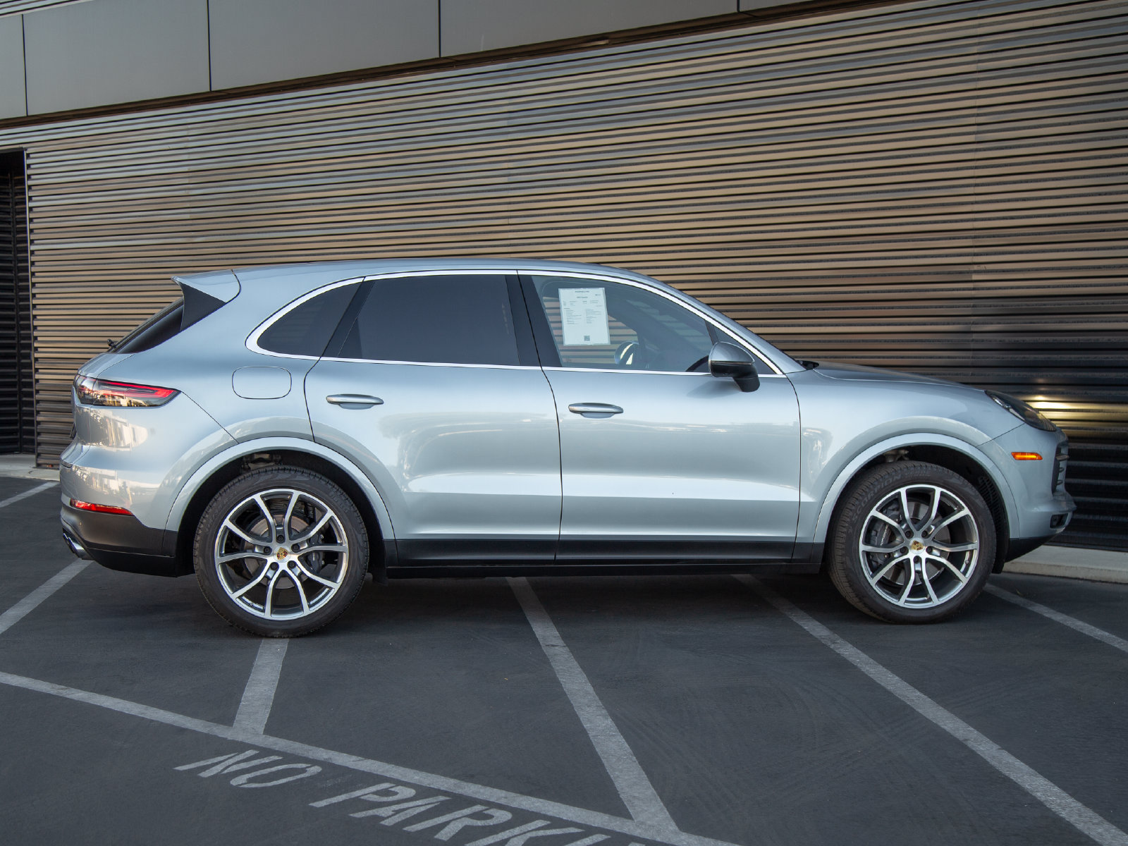 Certified 2023 Porsche Cayenne AWD/4WD image 8