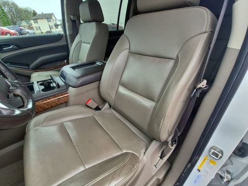 Used 2019 Chevrolet Suburban Premier image 11