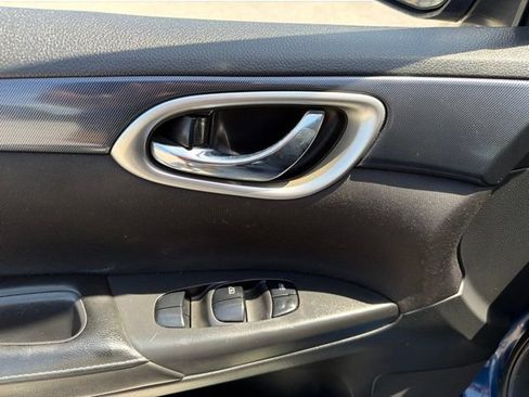 Used 2019 Nissan Sentra SR Turbo FWD image 19