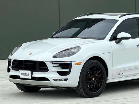 Used 2018 Porsche Macan GTS w/ Premium Package Plus AWD/4WD image 13
