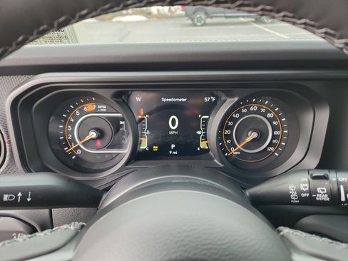 New 2026 Jeep Wrangler Unlimited Rubicon w/ Technology Group AWD/4WD image 11