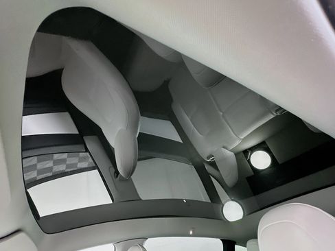 Used 2022 Tesla Model Y Performance image 25