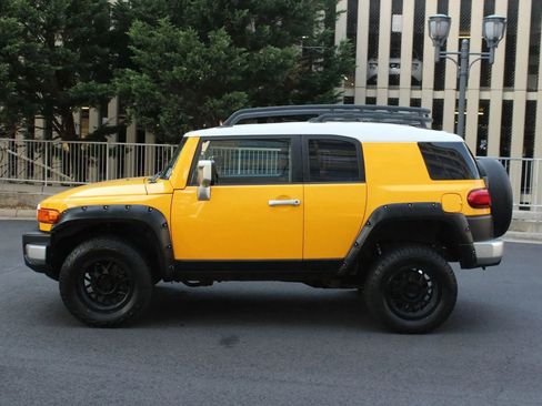 Used 2007 Toyota FJ Cruiser 4WD image 12