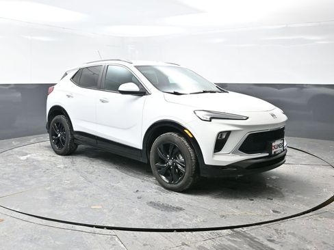 Used 2024 Buick Encore GX Sport Touring image 5