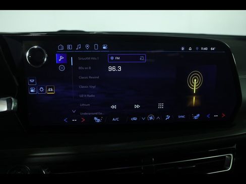 Used 2025 Chevrolet Traverse LT image 27