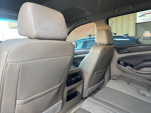 Used 2019 Chevrolet Suburban LT image 17