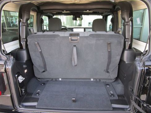Used 2025 Jeep Wrangler Sport AWD/4WD image 14