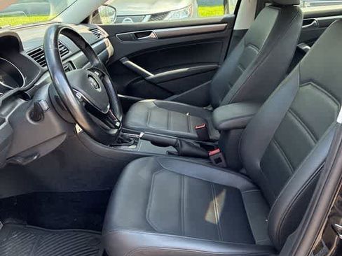 Used 2017 Volkswagen Passat 1.8T R-Line FWD image 17