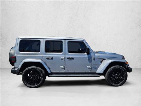 Used 2021 Jeep Wrangler Unlimited Sahara w/ Cold Weather Group AWD/4WD image 4