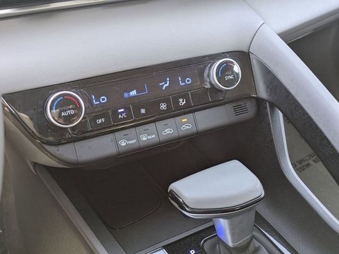 Certified 2025 Hyundai Elantra Sport FWD image 22