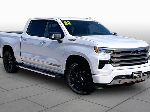 Used 2022 Chevrolet Silverado 1500 High Country w/ Technology Package AWD/4WD image 2