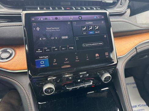 Used 2022 Jeep Grand Cherokee L Summit w/ Advanced Protech Group IV image 14