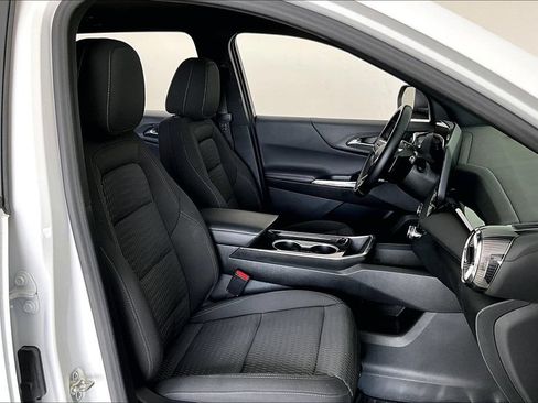 Used 2025 Chevrolet Equinox LT AWD/4WD image 9