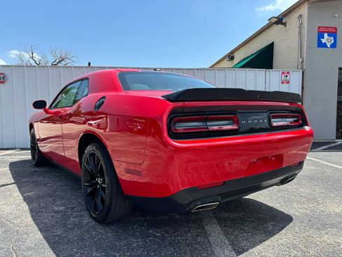 Used 2018 Dodge Challenger SXT w/ Blacktop Package RWD image 3