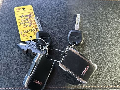 Used 2021 GMC Canyon AT4 w/ Driver Alert Package image 33