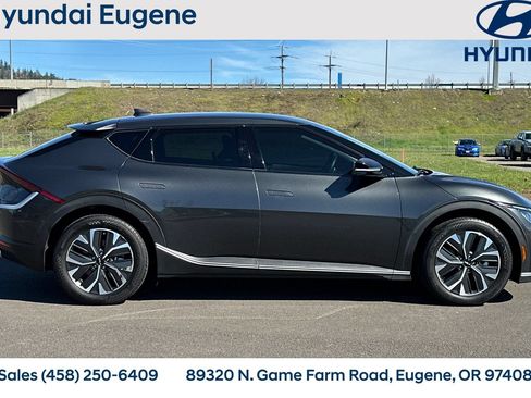 Used 2023 Kia EV6 Light RWD image 2