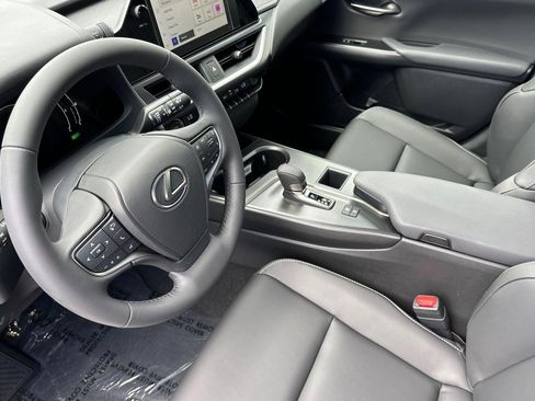 New 2026 Lexus UX 300h FWD image 4