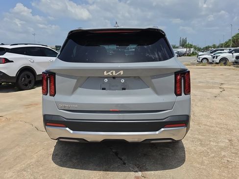 New 2026 Kia Sorento S FWD image 7