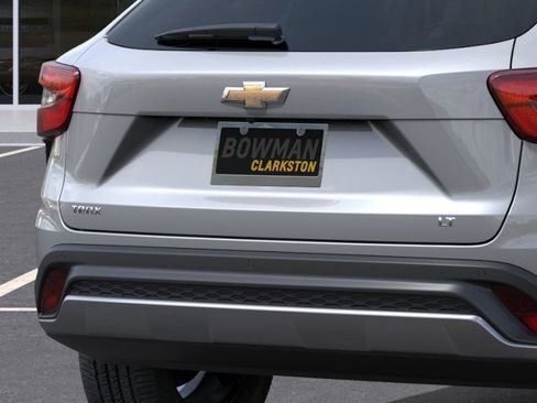 New 2026 Chevrolet Trax LT w/ Sunroof Package image 14