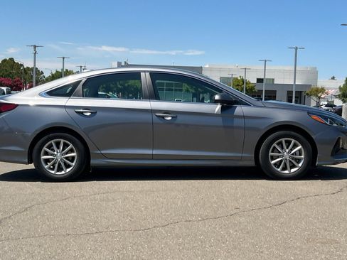 Used 2018 Hyundai Sonata SE FWD image 3