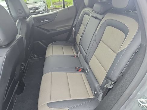 Used 2025 Chevrolet Equinox LT w/ Convenience Package II FWD image 19