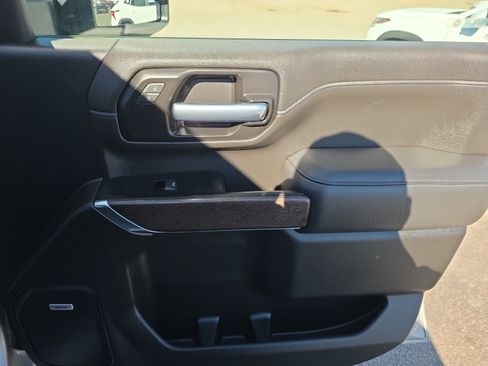 Used 2022 GMC Sierra 3500 Denali image 31
