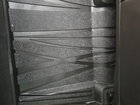 Used 2019 Buick Envision Essence image 37