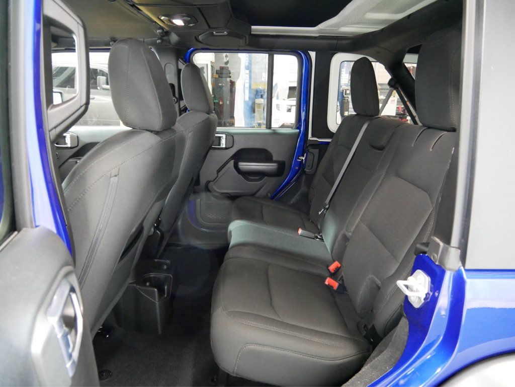 Used 2018 Jeep Wrangler Unlimited Sport S AWD/4WD image 22
