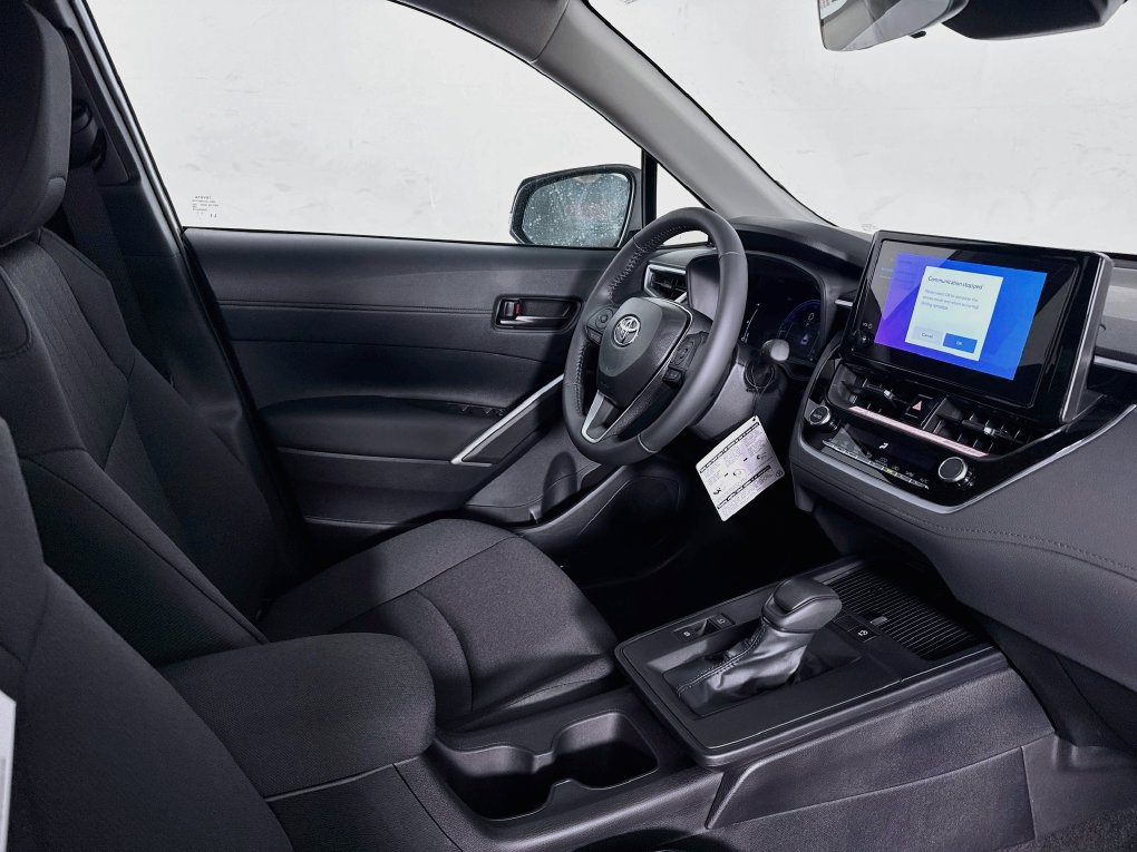 Used 2026 Toyota Corolla Cross LE FWD image 34