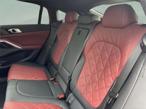 Used 2026 BMW X6 xDrive40i w/ Executive Package AWD/4WD image 16