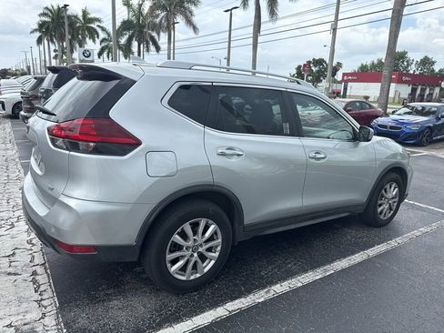 Used 2019 Nissan Rogue SV FWD image 6