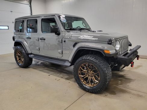 Used 2022 Jeep Wrangler Unlimited Sahara w/ LED Lighting Group AWD/4WD image 13