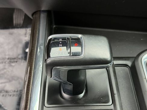 Used 2023 Chevrolet Silverado 1500 LT AWD/4WD image 21