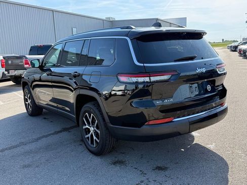 Used 2023 Jeep Grand Cherokee L Limited w/ Luxury Tech Group II AWD/4WD image 21