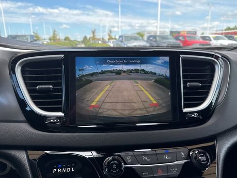 New 2026 Chrysler Voyager LX image 17