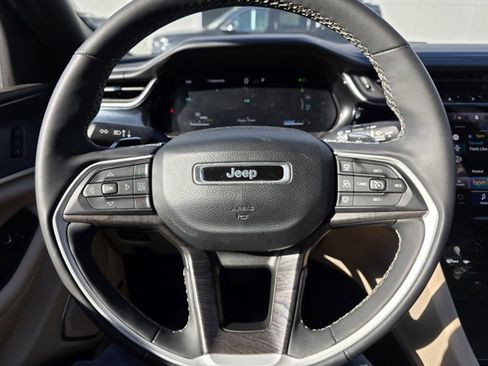 Used 2022 Jeep Grand Cherokee Limited 4xe w/ Luxury Tech Group II image 6