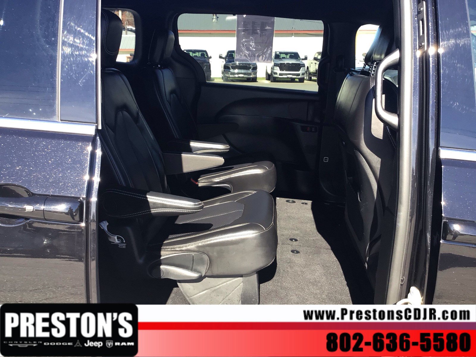 Used 2025 Chrysler Pacifica Select FWD image 20