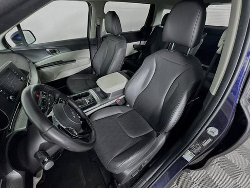 Certified 2024 Kia Carnival LX image 20