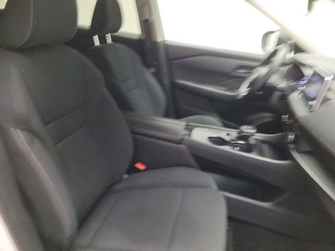 Used 2024 Nissan Rogue S FWD image 21