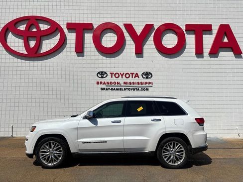 Used 2017 Jeep Grand Cherokee Summit image 3