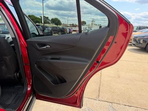 Used 2023 Chevrolet Equinox LT AWD/4WD image 33