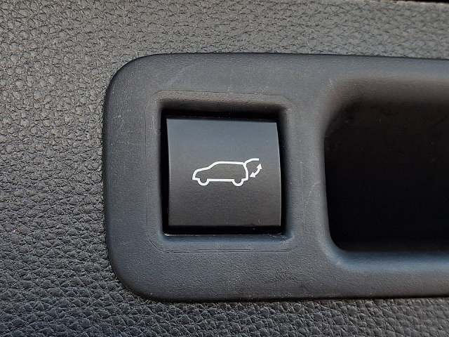 Used 2023 Toyota Highlander XLE AWD/4WD image 22