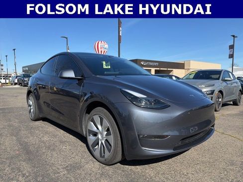 Used 2023 Tesla Model Y 2WD image 1