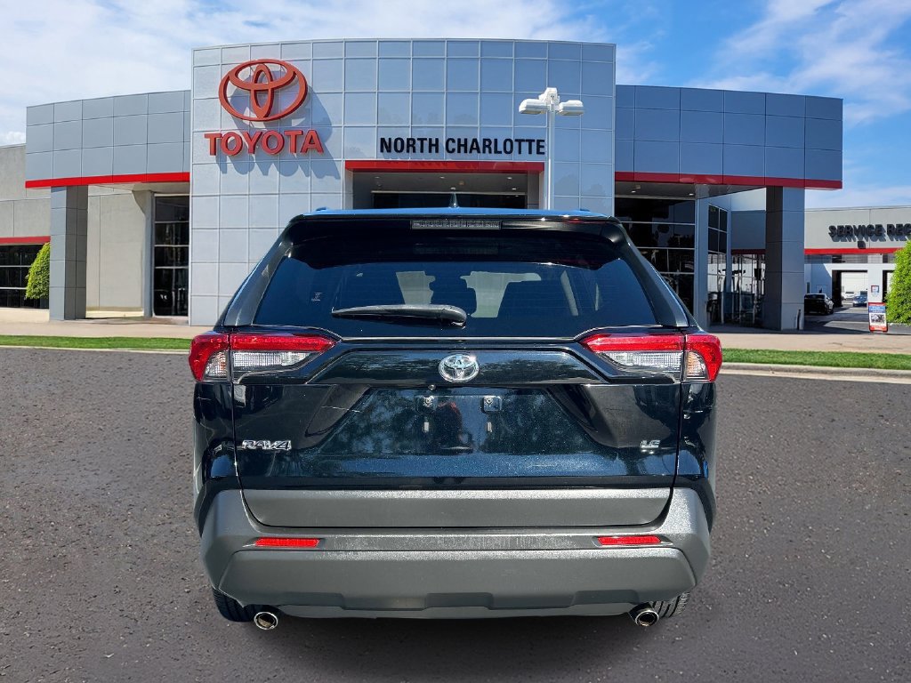 Used 2020 Toyota RAV4 LE FWD image 6
