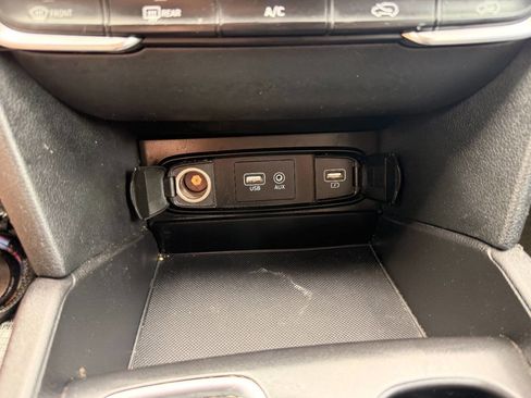 Used 2020 Hyundai Santa Fe SE FWD image 44