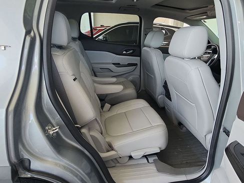 Certified 2023 GMC Acadia SLT w/ LPO, Floor Liner Package FWD image 27