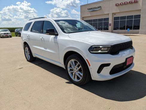 Used 2025 Dodge Durango GT AWD/4WD image 2