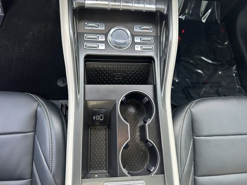 Used 2024 Lincoln Nautilus Premier w/ Equipment Group 102A image 16